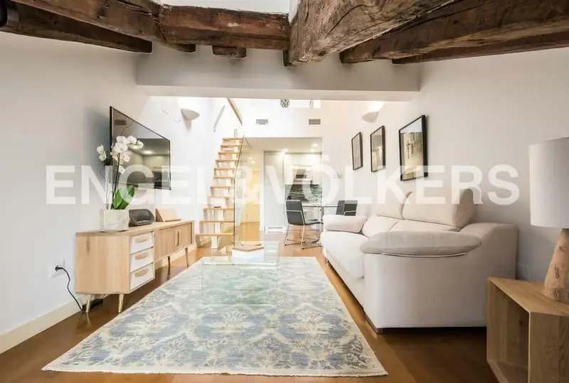 Apartamento Duplex Amueblado en Las Cortes Madrid