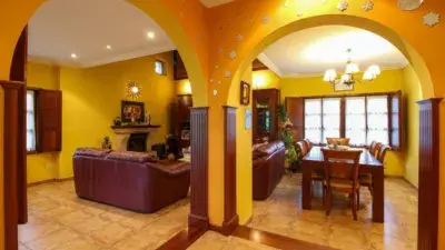 Chalet Rustico en Novales con Jardin y Piscina
