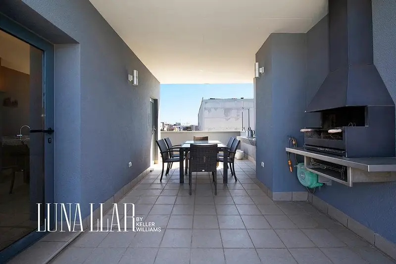 Atico en venta en Viladecans: Triplex con Solarium Privado