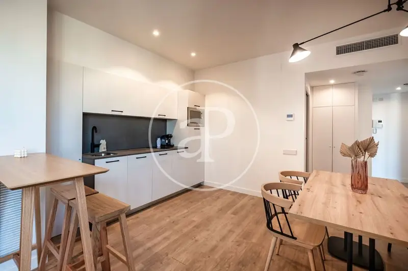 Apartamento en Alquiler Eixample Esquerra Barcelona 80m2 Terraza Amueblado