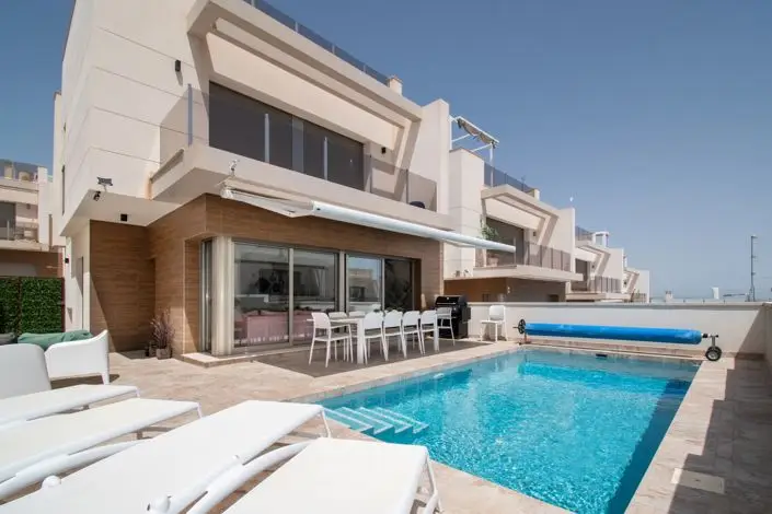 Villa 5 Dormitorios Villamartin Piscina Privada