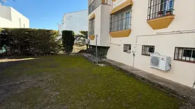 Casa en Venta en Úbeda 6 Dormitorios 2 Baños Jardín