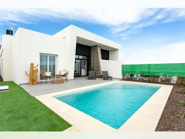 Casa-Villa de 3 Dormitorios en venta La Finca-Golf, España