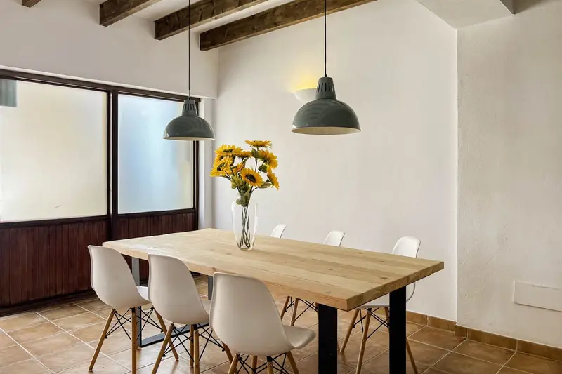 Chalet en Venta Capdepera Mallorca: Casa de Pueblo con Terraza y Vistas al Mar