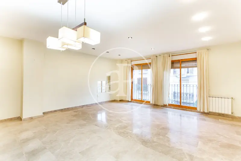 Piso en Mislata con 3 habitaciones 2 baños y terraza
