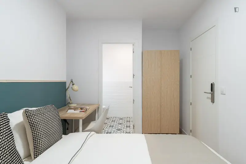 Alquiler Habitacion Barcelona Coliving Amueblado Servicios Incluidos