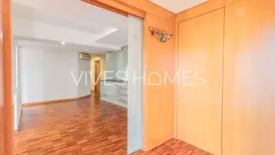 Piso en Venta en Caldes d'Estrac con Vistas al Mar y Locales Incluidos