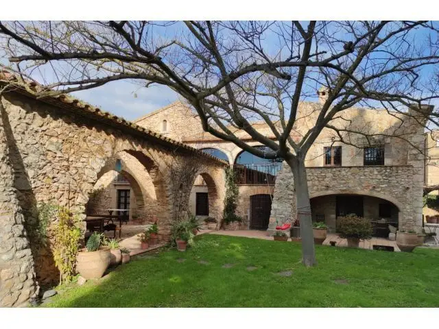 Masía con Encanto en Viladamat Girona