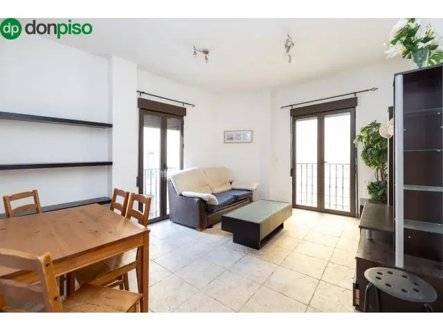 Apartamento Calle Elvira Granada: Ideal Parejas Inversores Estudiantes