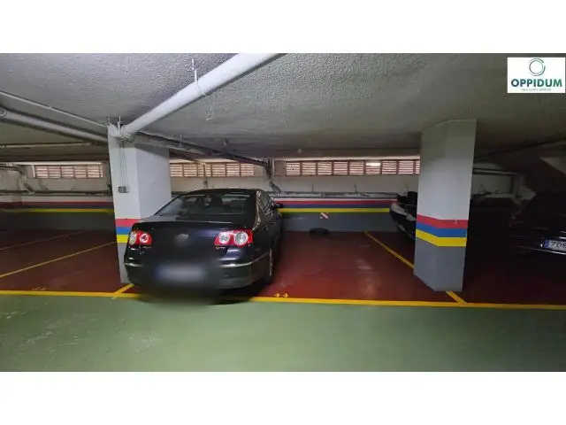 Garaje para Coches Grandes cerca de Riazor