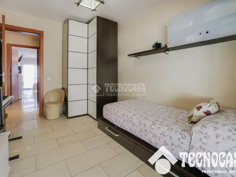 Piso en Venta Montcada i Reixac 101m2 3 Dormitorios 2 Banos Terraza Garaje