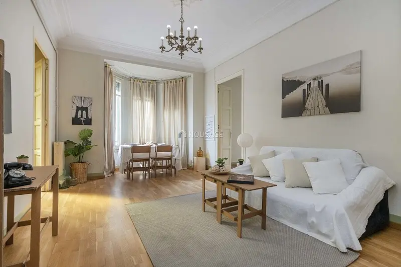 Piso Noucentista en venta Barcelona