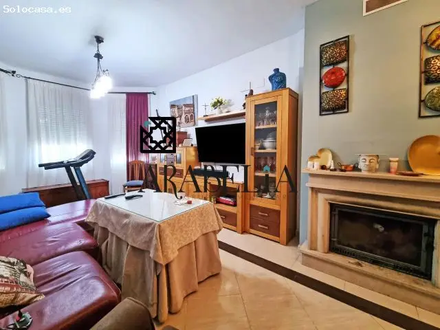 Chalet en La Carlota con Piscina y 4 Dormitorios