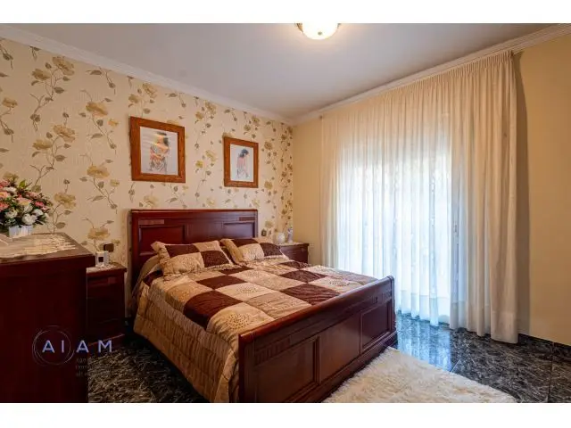 Propiedad en Pineda de Mar: Local Comercial, Vivienda y Apartamento