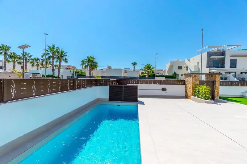 Pareado en Benijófar Alicante con Piscina y Jardín