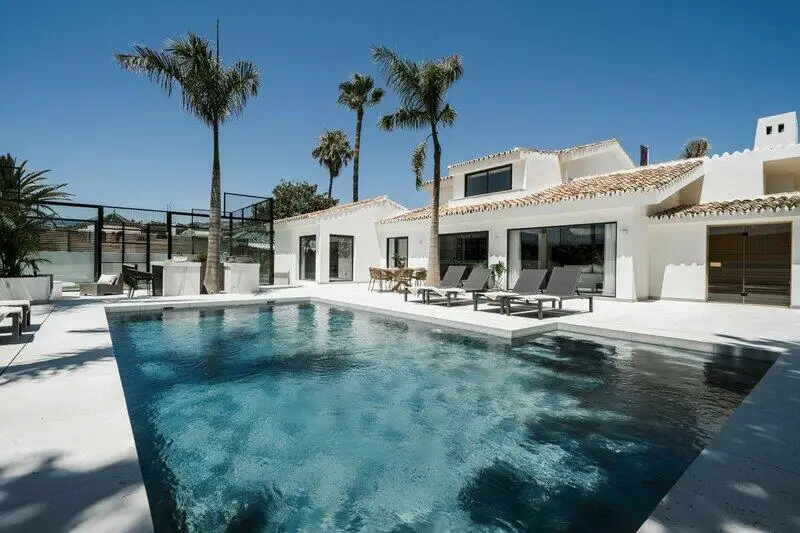 Villa en Marbella con Jacuzzi, Padel y Minigolf