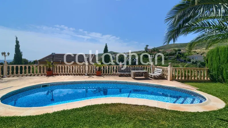 Chalet en Venta Turis Valencia 6 Dormitorios Piscina Privada