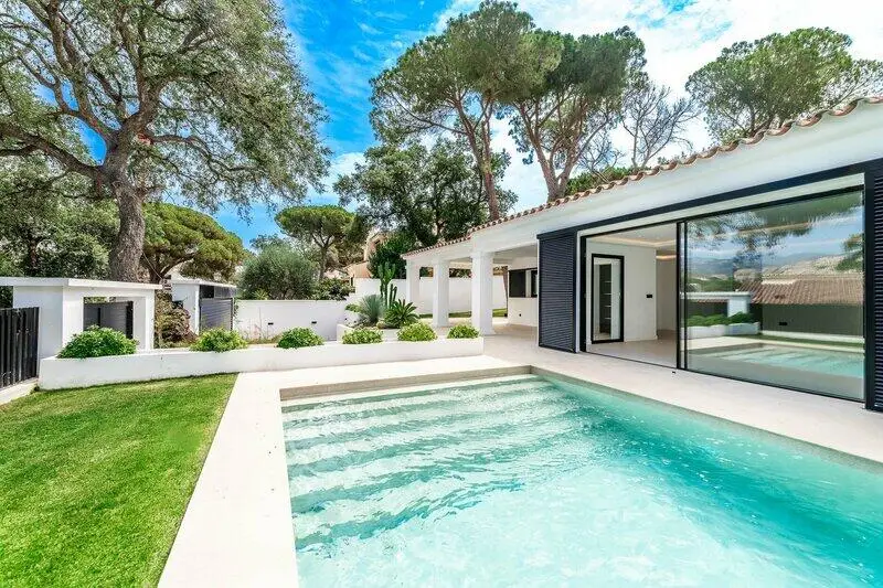Villa en venta en Elviria Malaga 3 dormitorios 2 baños piscina privada