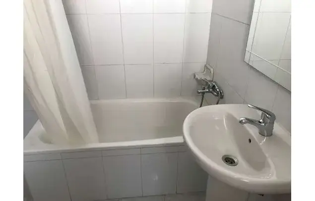 Alquiler de Habitaciones en Madrid Piso Amueblado 6 Dormitorios