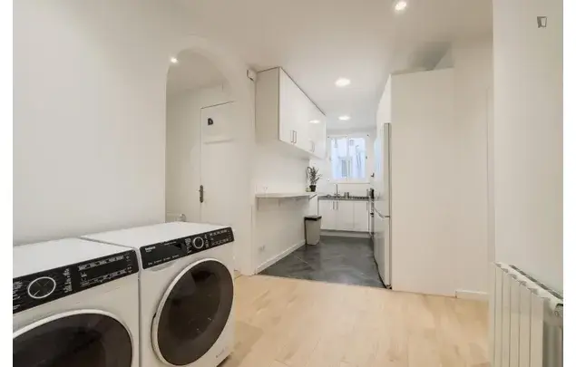 Alquiler Apartamento 8 Dormitorios Barcelona 3-24 Meses
