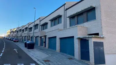 Casa adosada en venta en Calle Italia