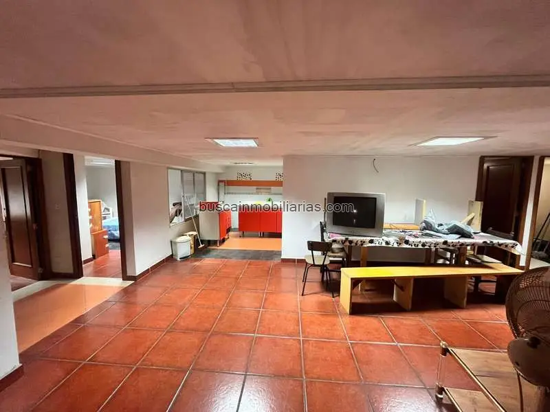 Local Comercial en Venta Vitoria Gasteiz 150m2 con Entreplanta