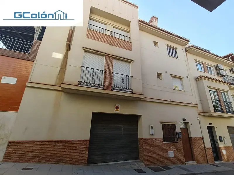 Adosado en Motril Centro con Vistas y Garaje