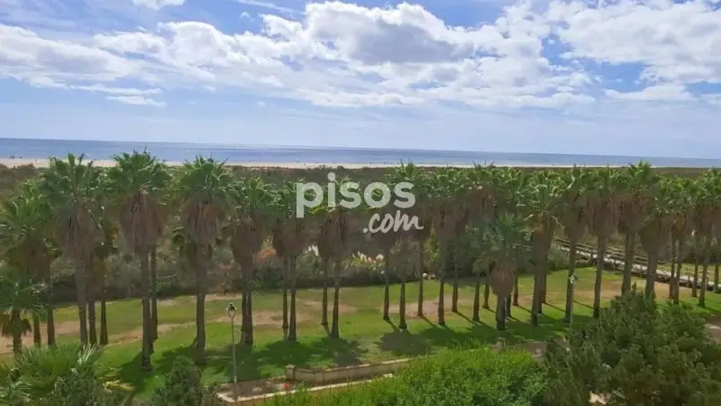 Atico en venta en Isla Canela con vistas al mar