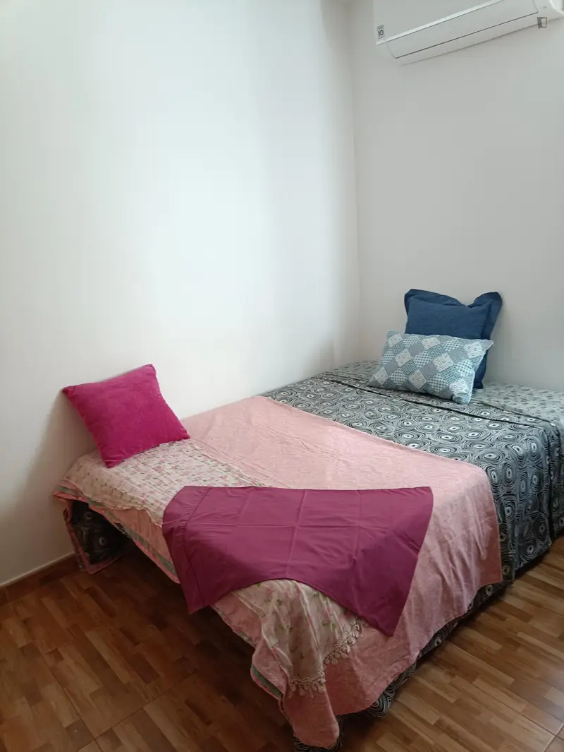 Apartamento 4 Habitaciones con Baño Privado Planta Baja