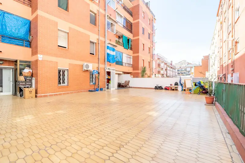 Venta Piso Nou Barris 3 habitaciones Patio 134m2