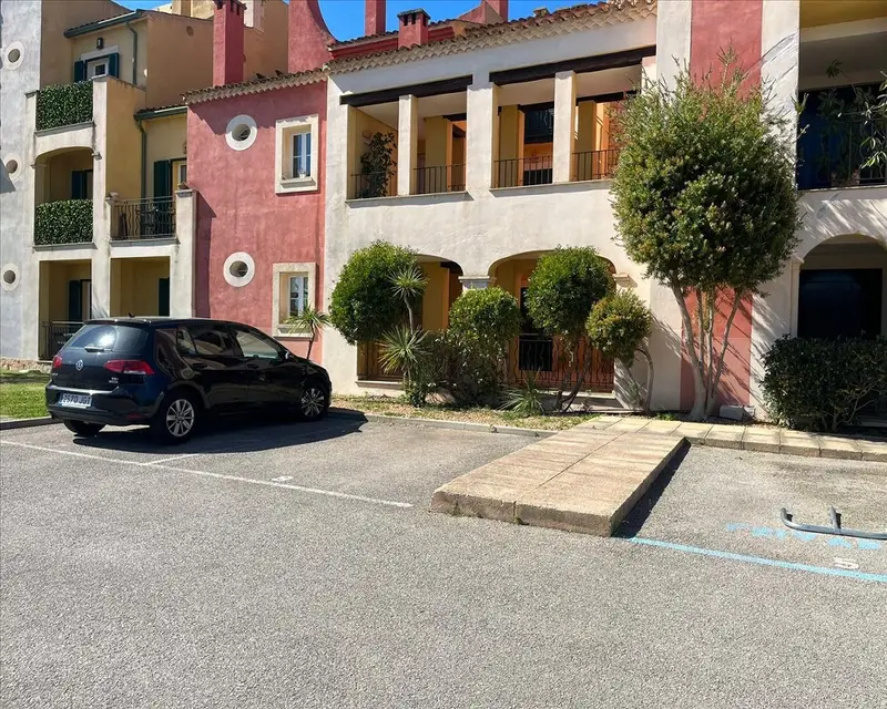 Local en Venta en Calvi
9m² en Miquel Barcel
Ideal Inversores