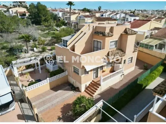 Casa Semiadosada en La Marina Costa Blanca