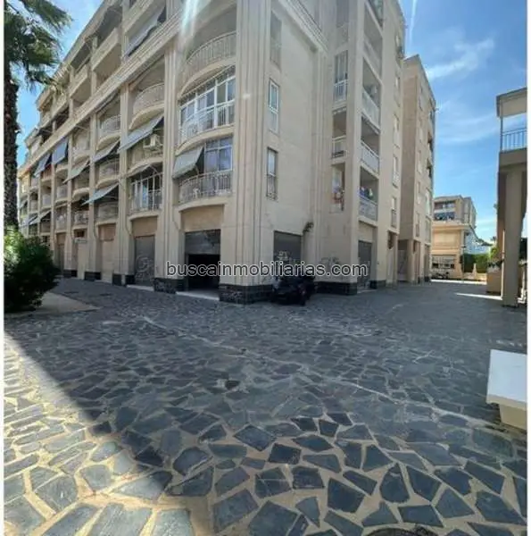 Local Comercial en Venta en Santa Pola Centro