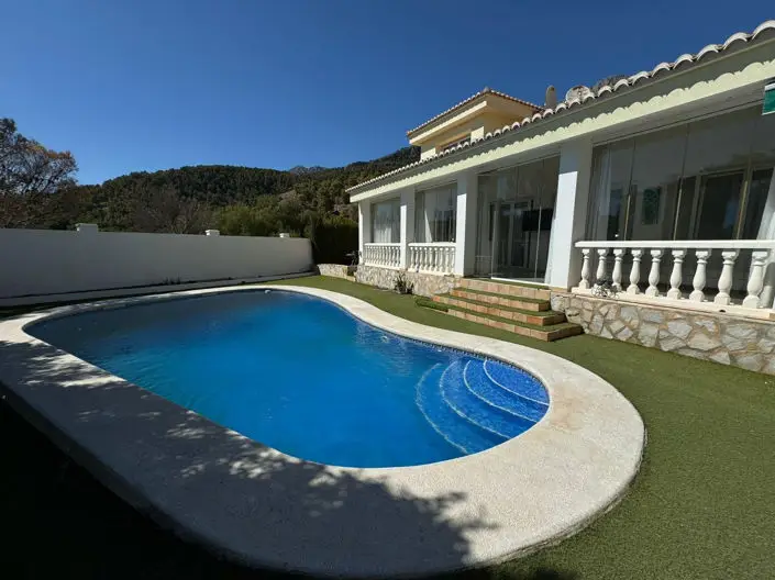 4 Bed Villa for sale