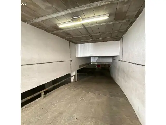 Garaje en Venta en Roses Girona para 11 Coches