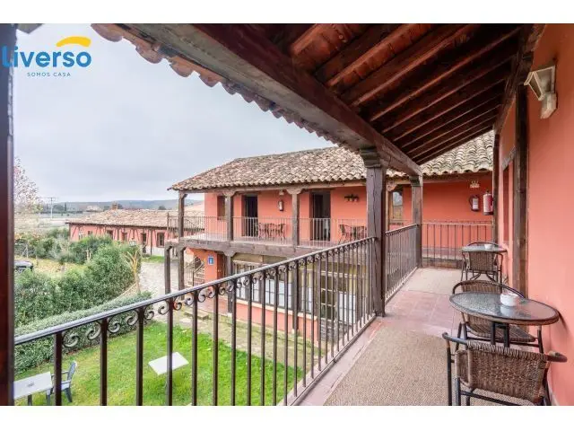 Hotel Los Rastrojos: Habitaciones en entorno tranquilo cerca de Aranda de Duero