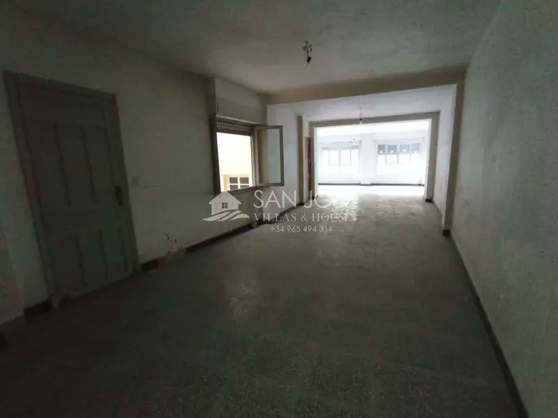 Entresuelo Comercial 175m2 en Elche Carrus - Opci	ón Vivienda