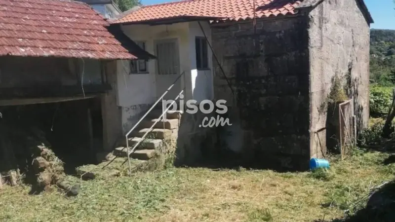 Chalet en Venta en AS Neves: Casa de Piedra Rehabilitada
