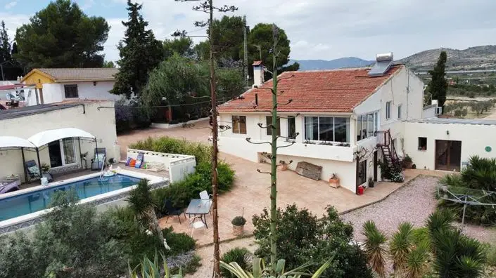 5 Bed Villa for sale