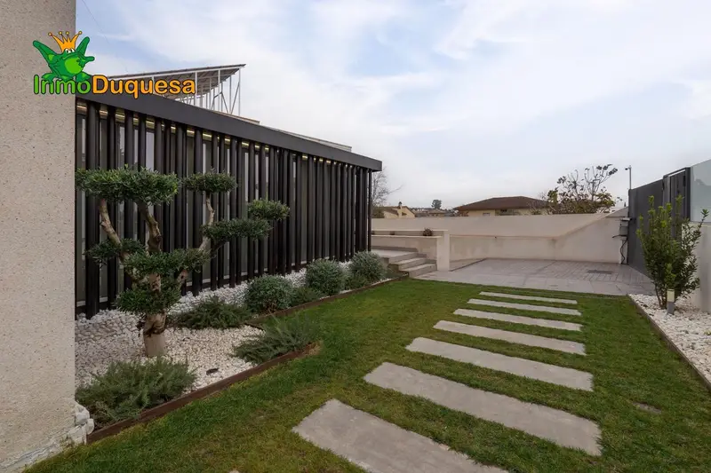 Chalet en Venta Otura 3 Plantas Piscina Aerotermia