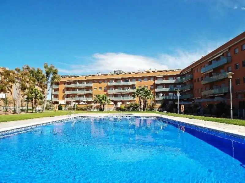 Planta Baja con Terraza en Les Salines Cubelles