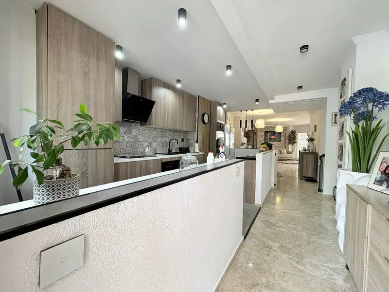 Apartamento 2 Dormitorios Baja Calahonda Reformado Cerca Playa