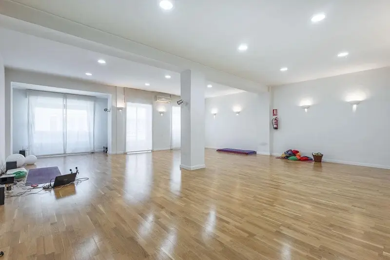 Apartamento amplio y versátil en Granada Centro