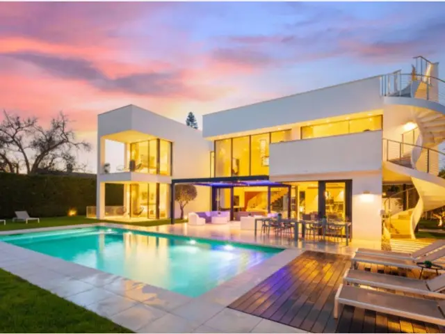 Casa-Villa de 7 Dormitorios en venta Puerto Banus, España
