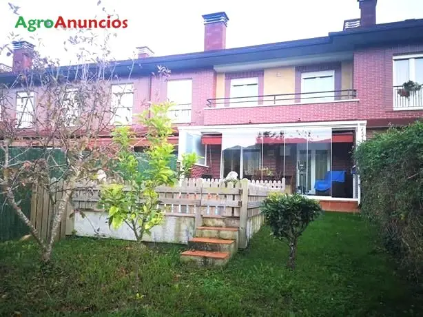 Venta  de Chalet adosado en urbanización en Asturias