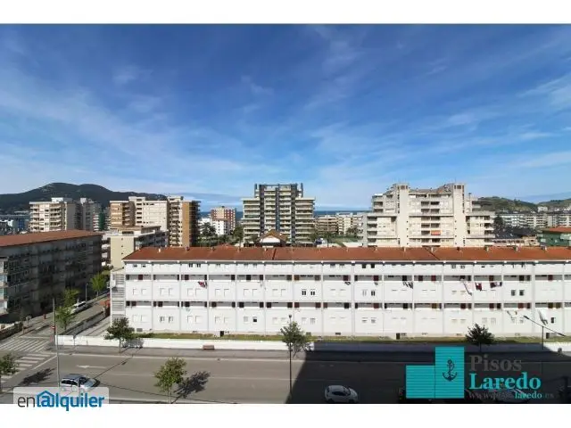 Alquiler Piso Playa: Apartamento con Garaje y Ascensor