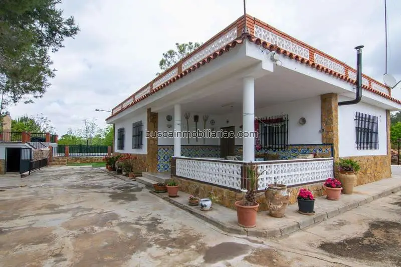 Chalet Rustico en Torrent con Piscina y Huerto