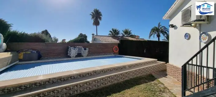 Casa 4 Dormitorios Piscina Privada Caleta Velez
