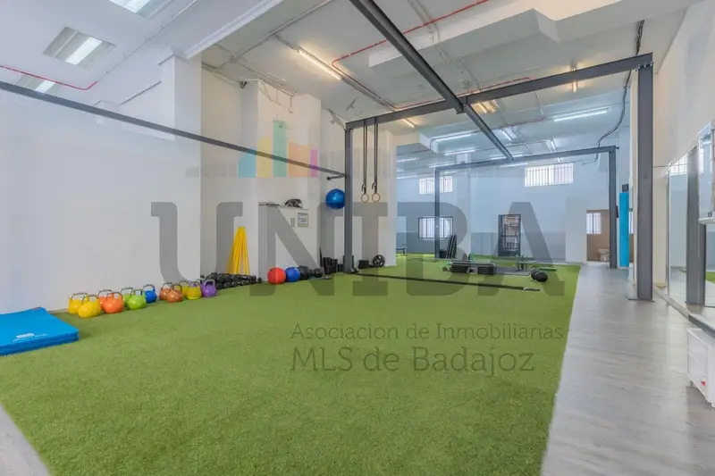 Venta Local Comercial Lujoso en Caceres