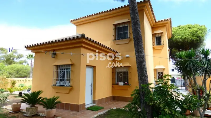 Chalet en Costa Sancti Petri cerca de la playa de la Barrosa